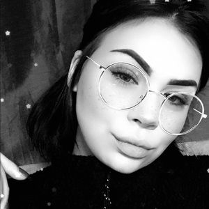 Meet your Posher, Michele